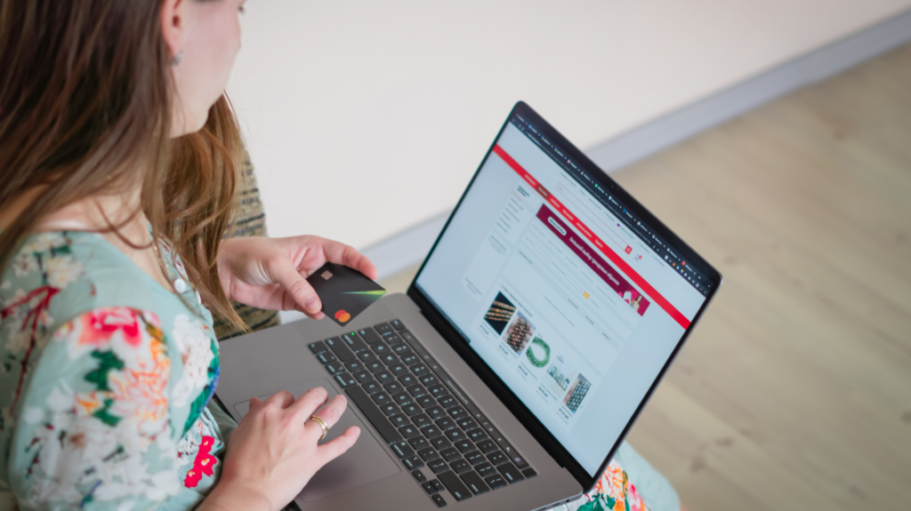 Learn E-commerce Payment Processing With RetailHub For Easier Online Payments